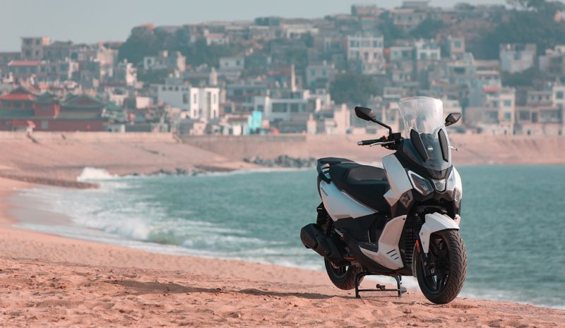 2025 JUNE - JOYRIDE 300